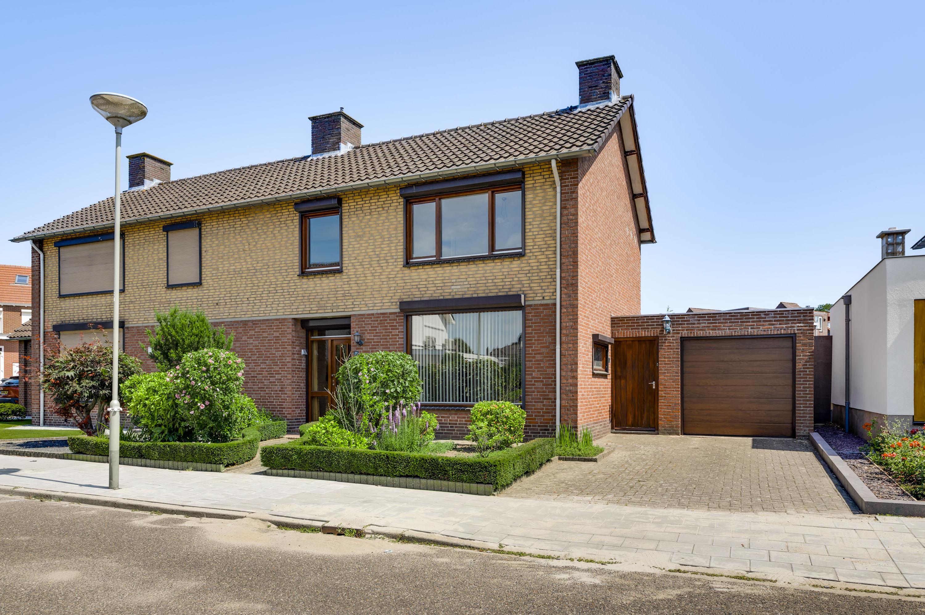 Huis Burg. van Udenstraat 3 B in Nederweert