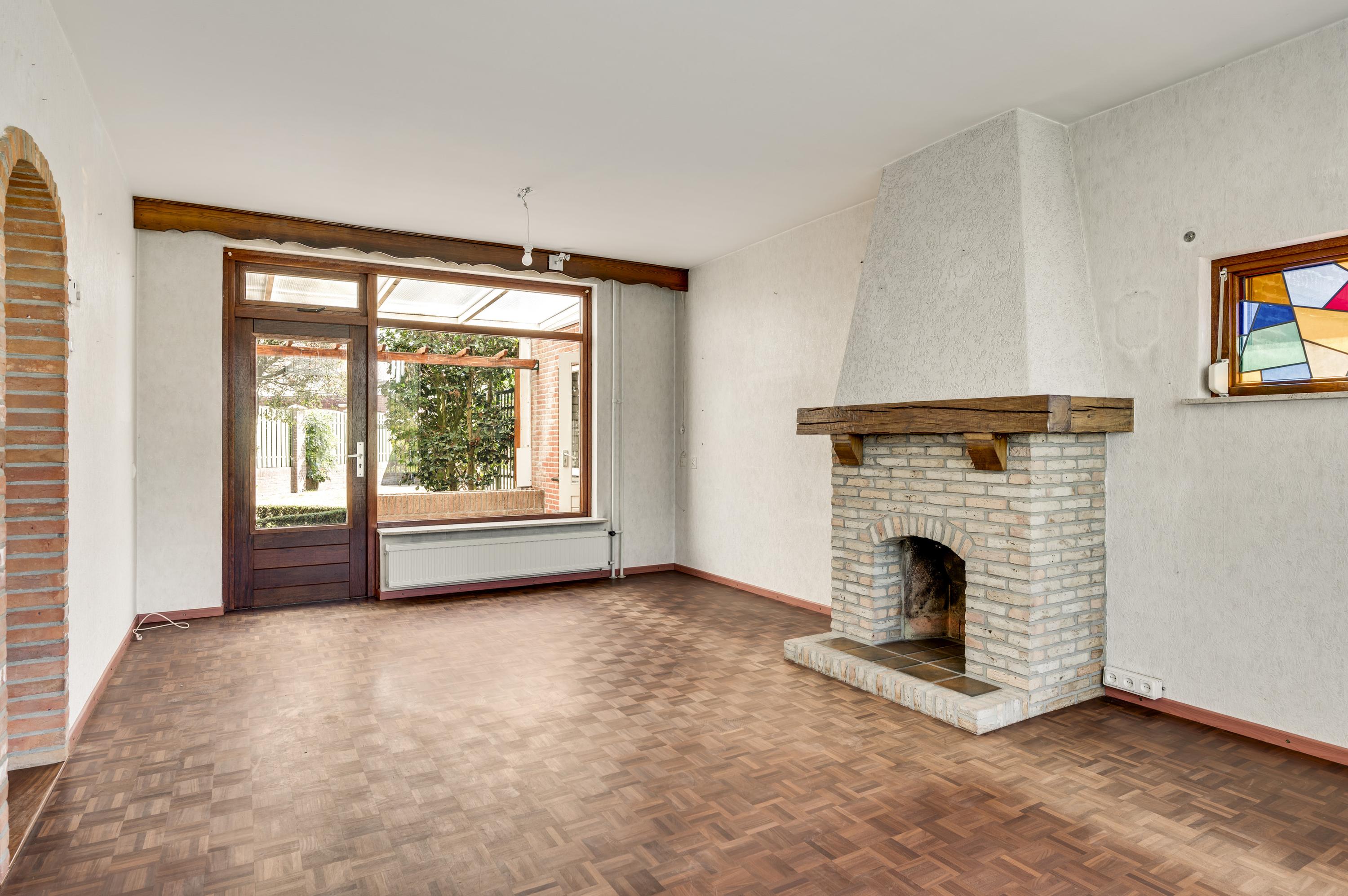 Twee-onder-één-kap te koop: Burg. van Udenstraat 3B, Nederweert