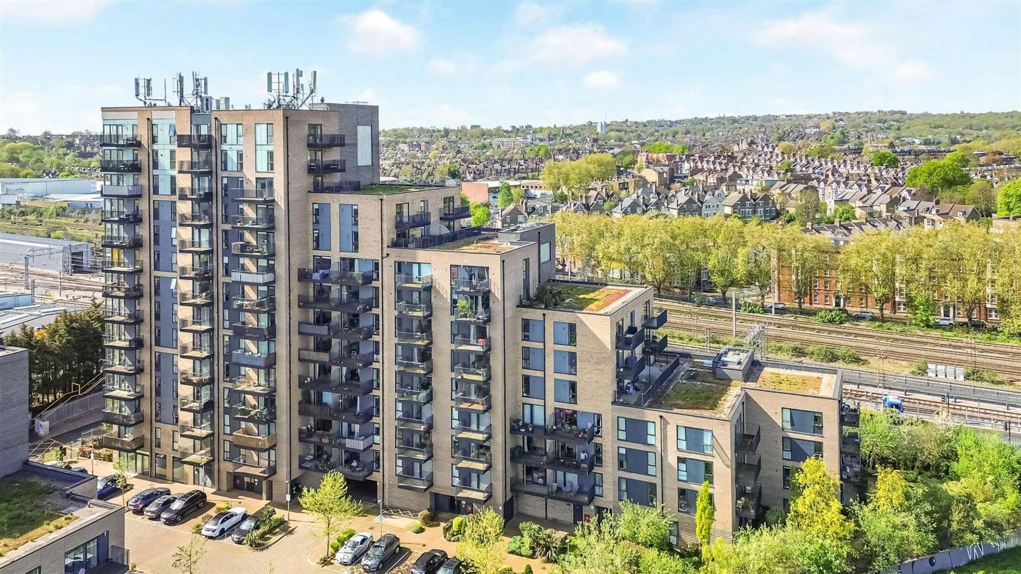 Flat Hampden Road in Greater London