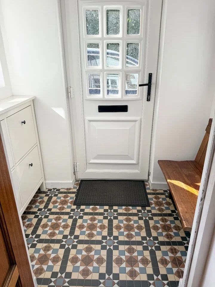 House Whitewebbs Lane in Greater London