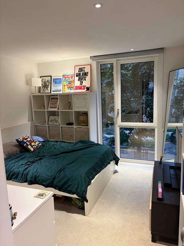 Room Devan Grove in Greater London