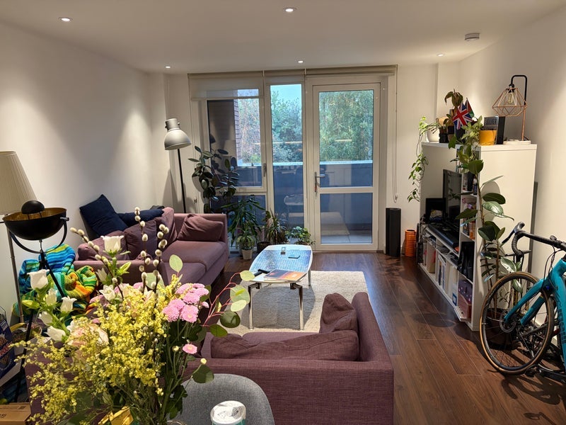 Room Devan Grove in Greater London