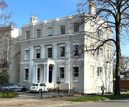 Flat Pittville Lawn in Cheltenham