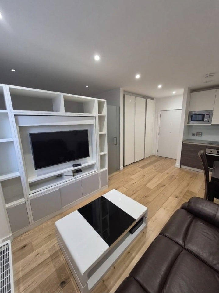 Flat Balfour Road in Greater London