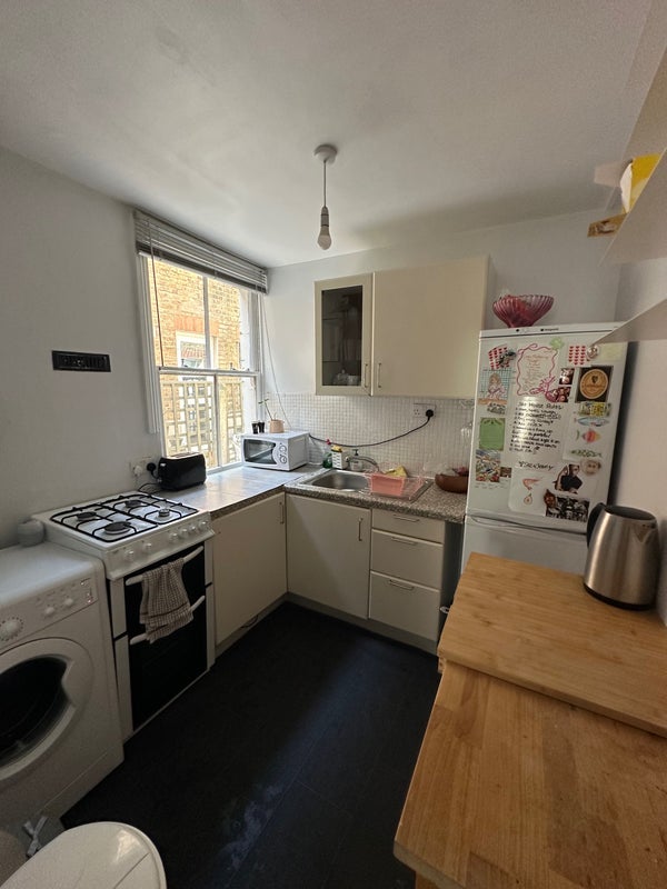 Room Wingford Road in Greater London