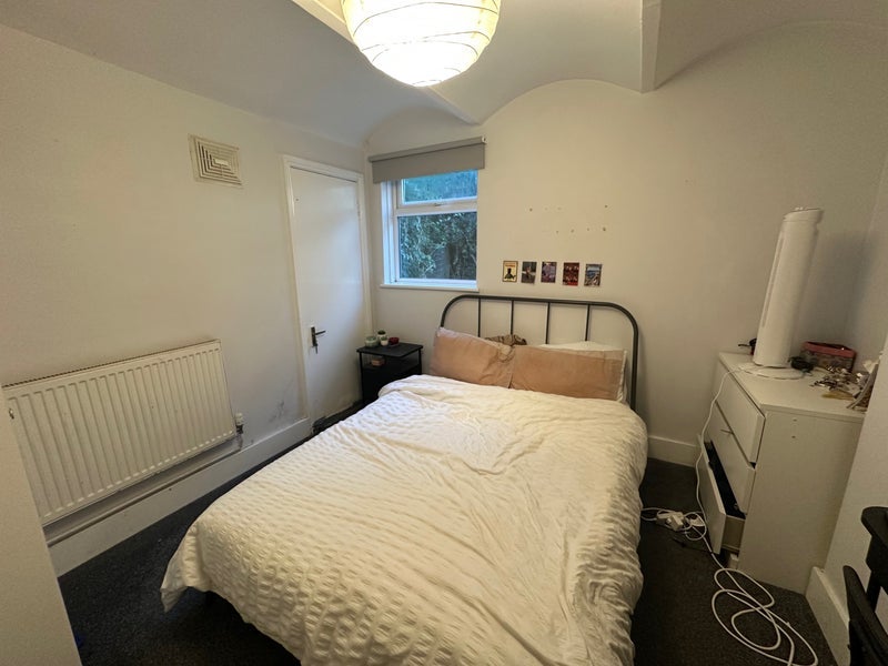 Room Wingford Road in Greater London