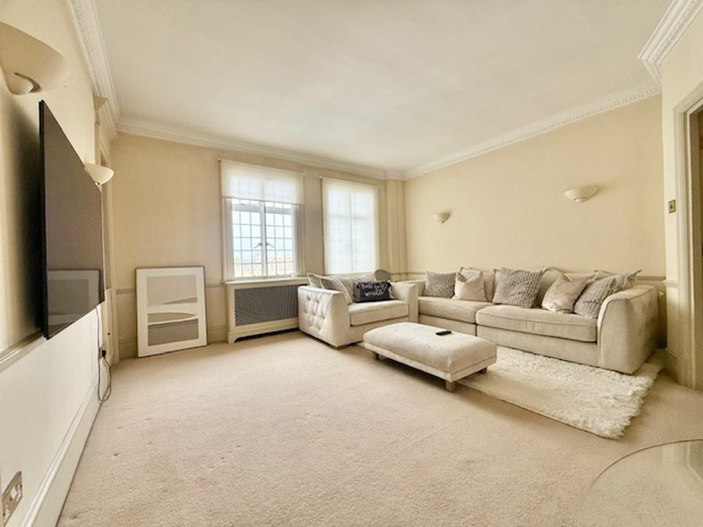 Flat Allsop Place in City of Westminster