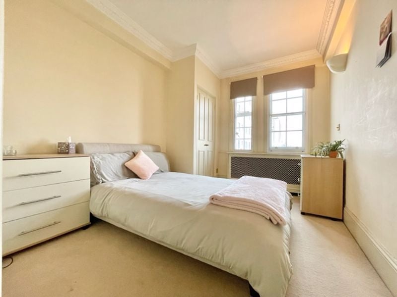 Flat Allsop Place in City of Westminster