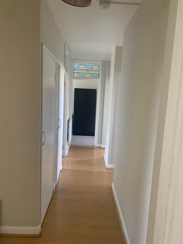 Flat Wickham Road in Greater London