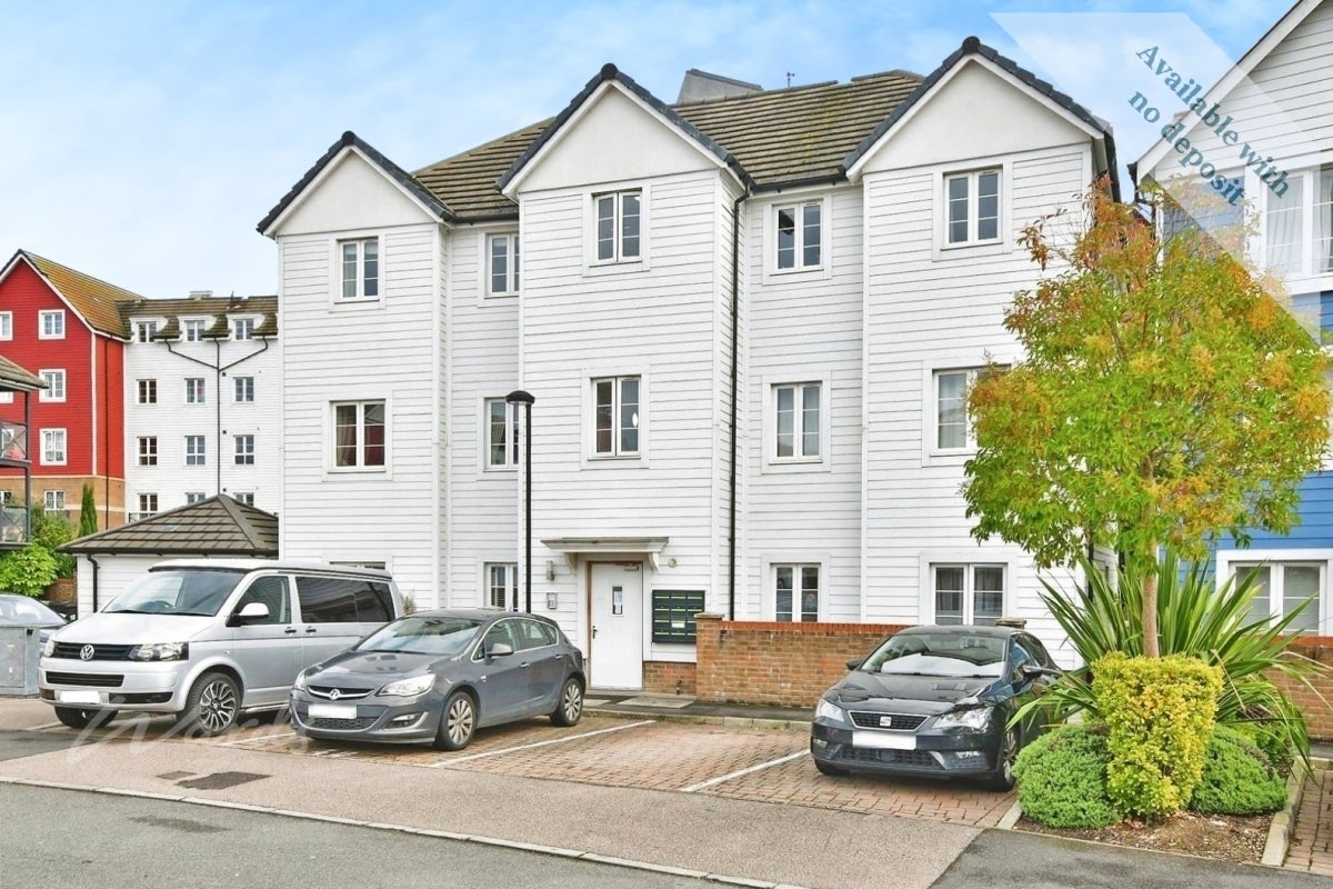 Flat Redbud Road in Tonbridge and Malling