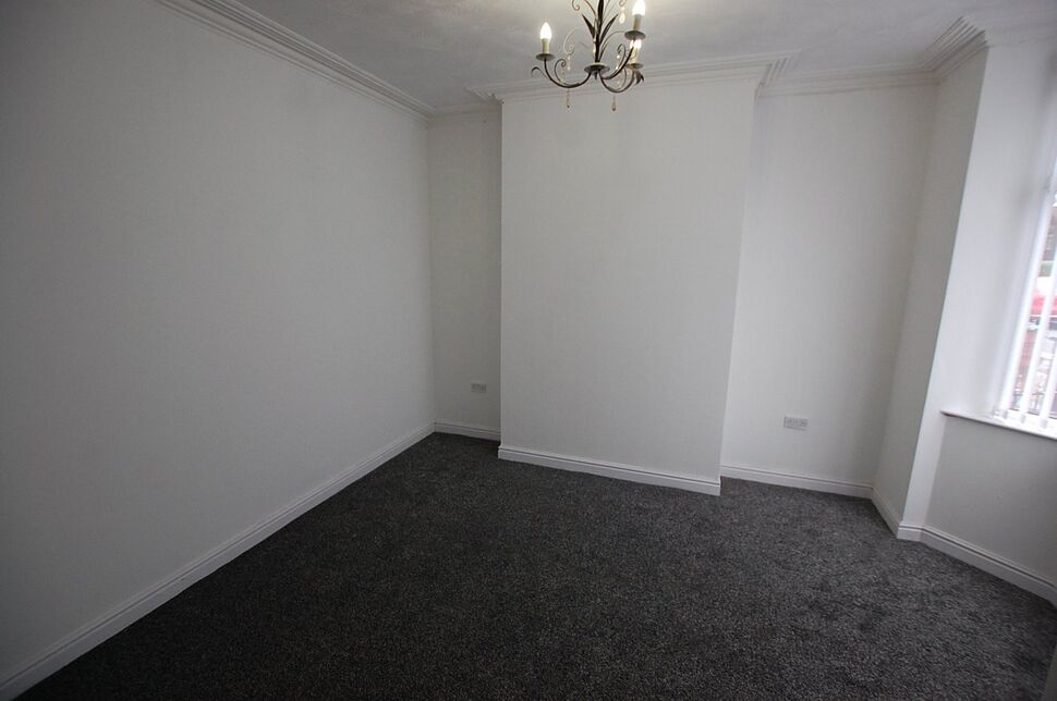 Flat Cranbourne Road in Tameside