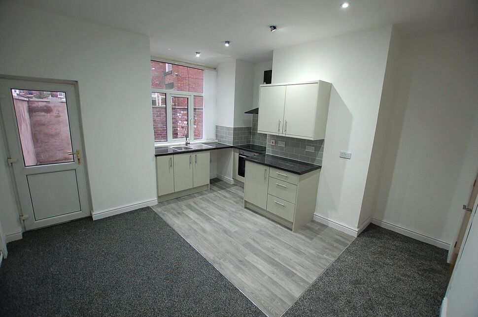 Flat Cranbourne Road in Tameside