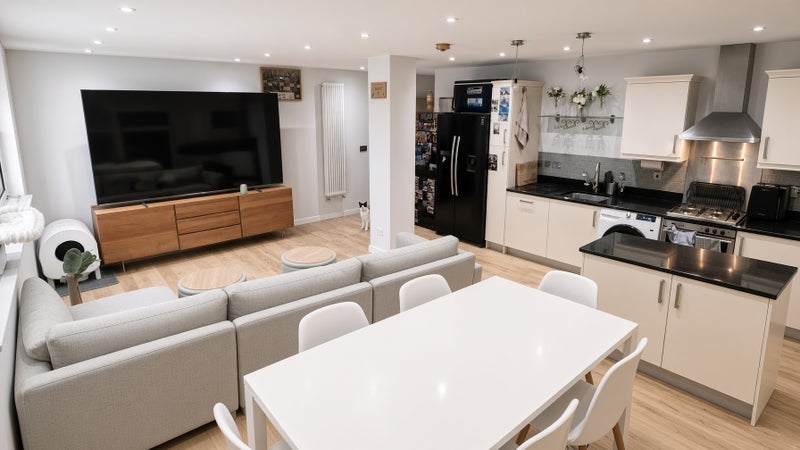 Room York Road in Greater London