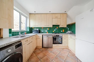 House Lidiard Road in Greater London