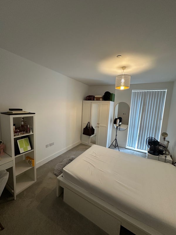 Room Nest Way in Greater London