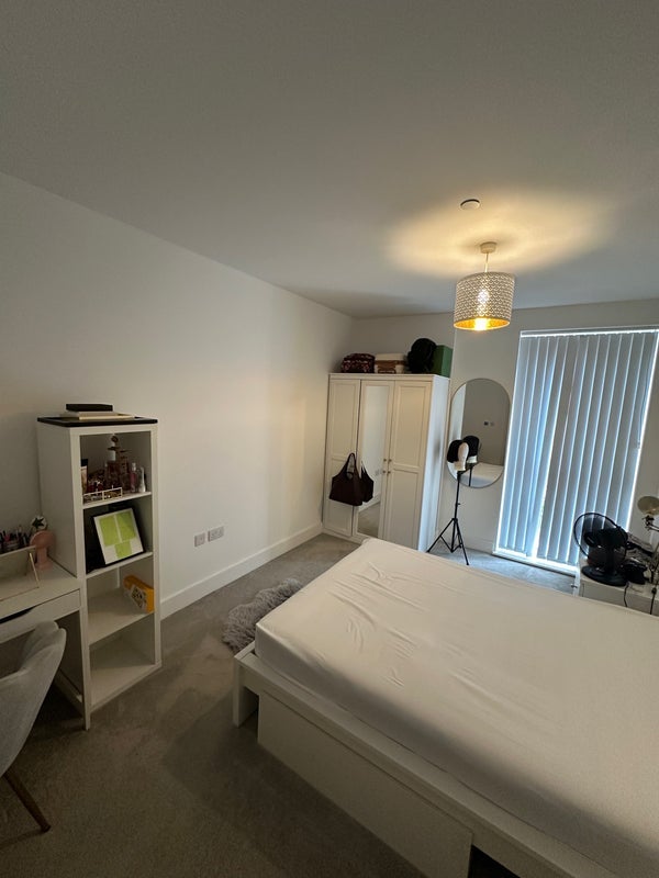 Room Nest Way in Greater London