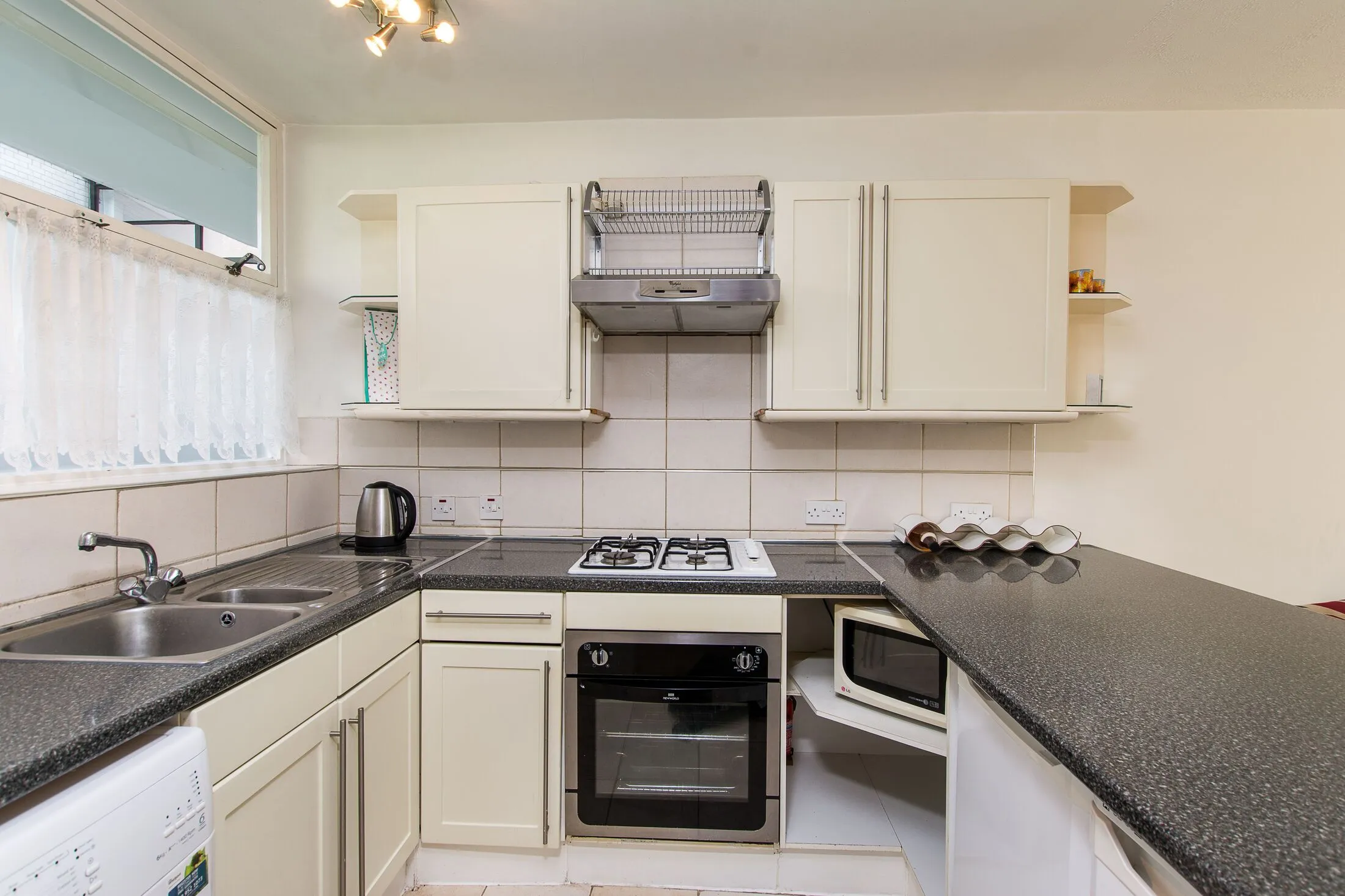 Flat Grosvenor Road in City of Westminster