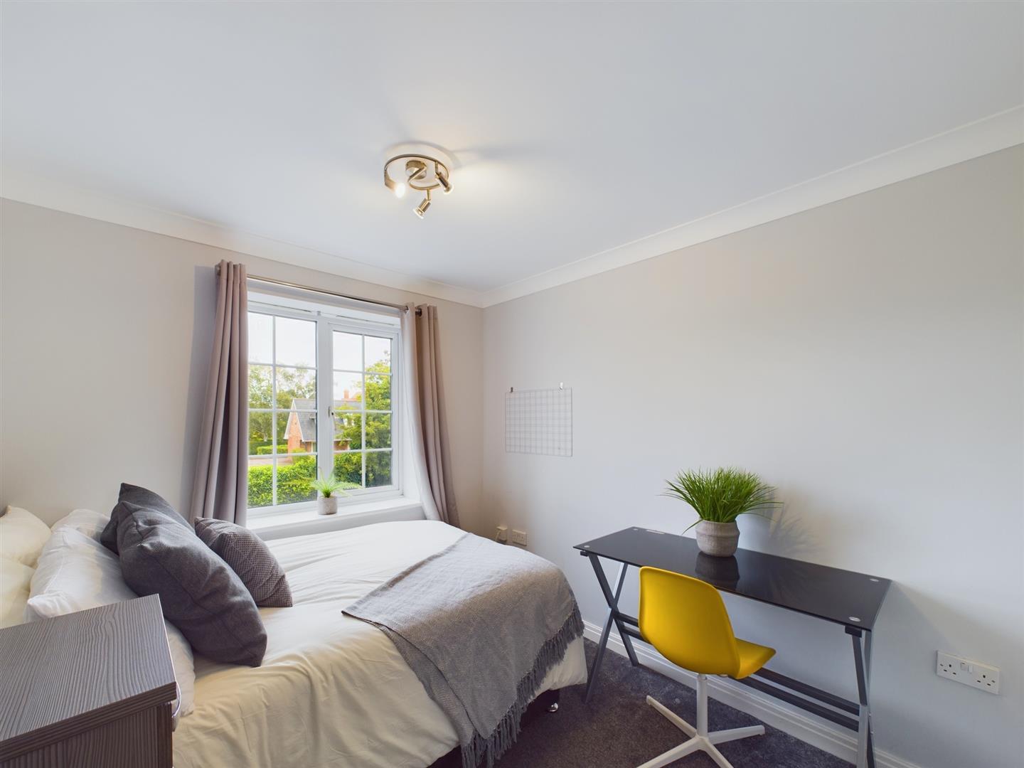 Flat Kingfisher Way in Charnwood
