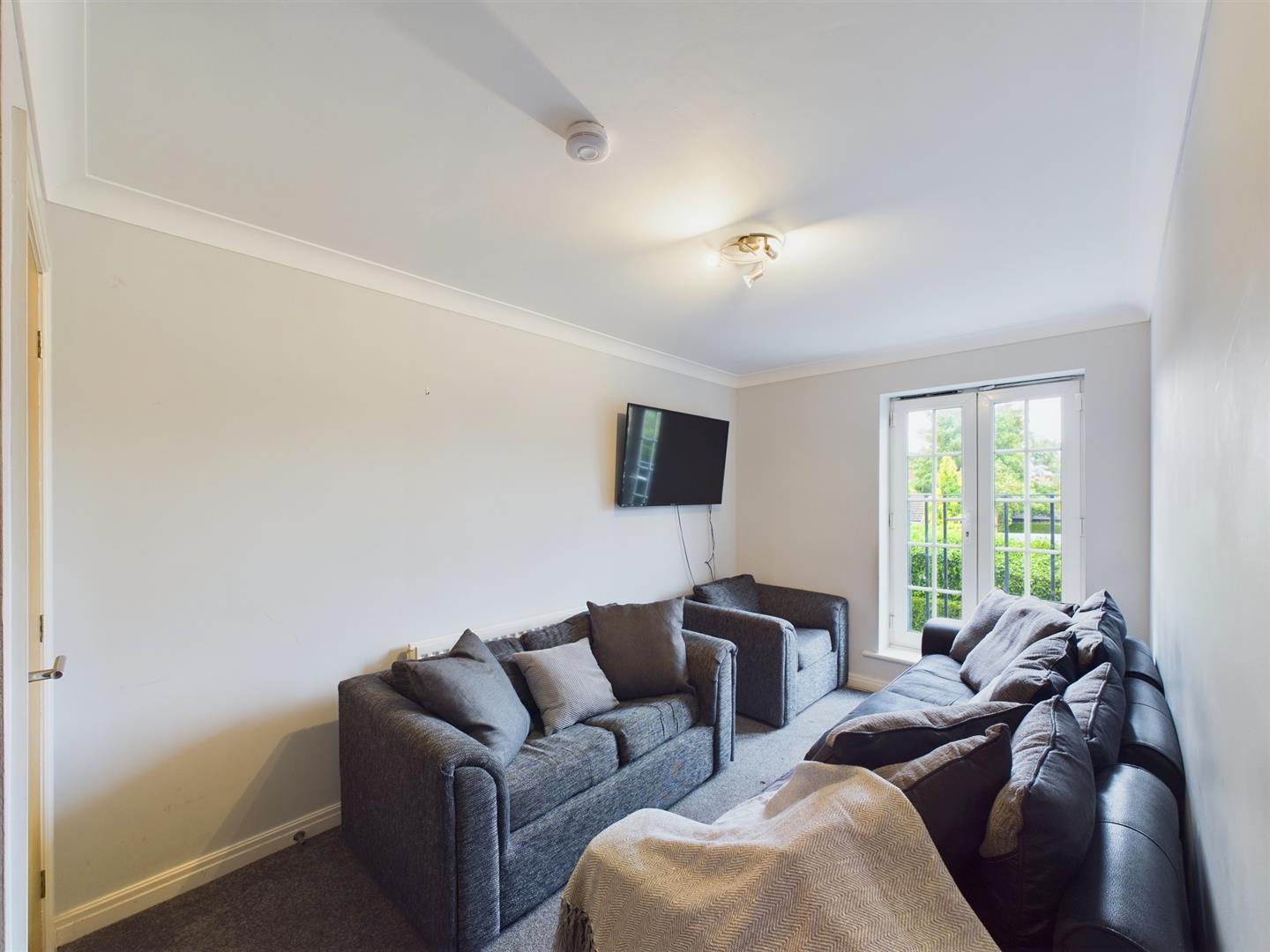 Flat Kingfisher Way in Charnwood