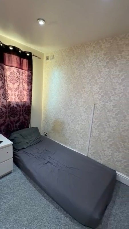 Room Walpole Road in Greater London