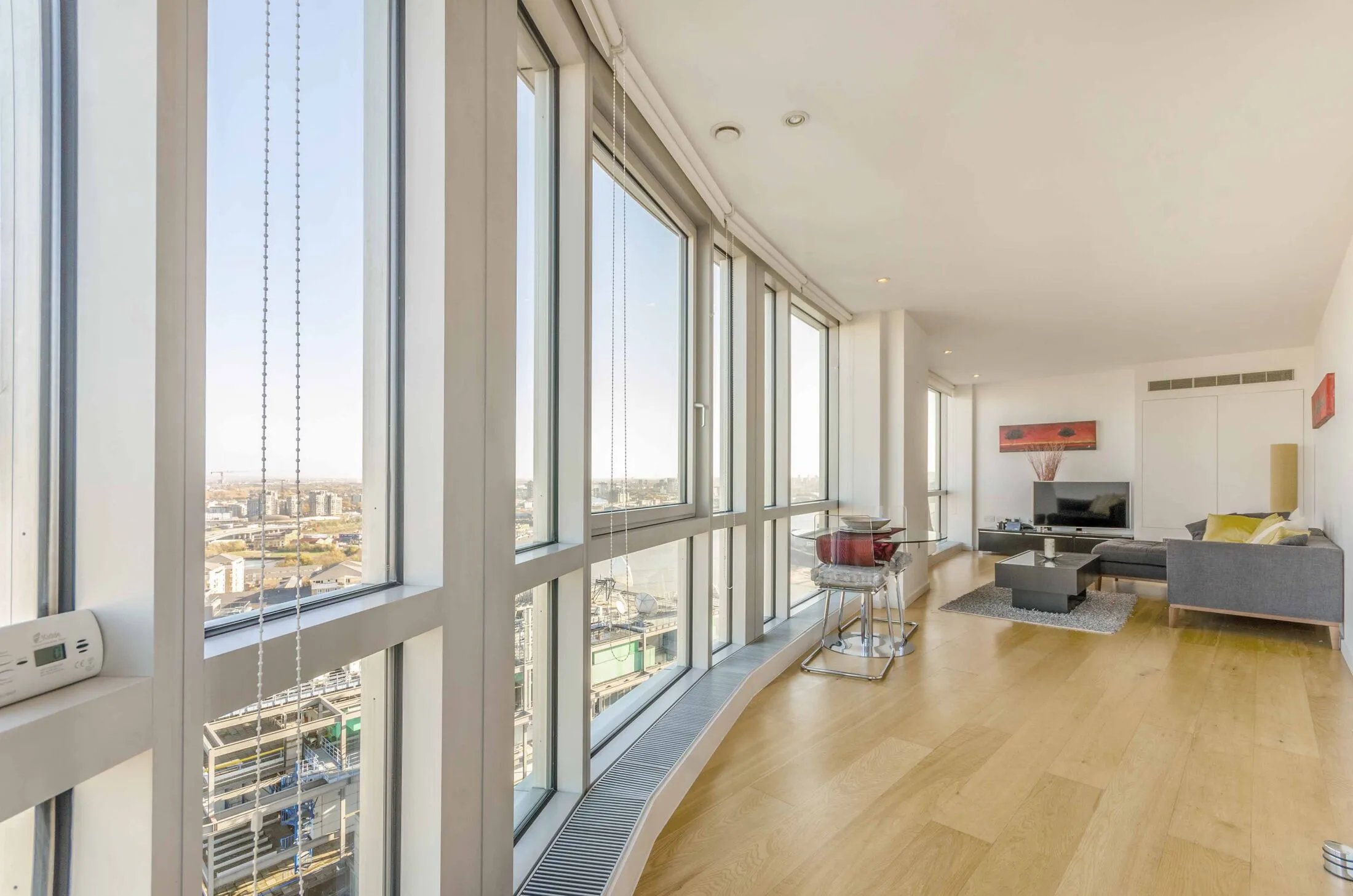 Flat Fairmont Avenue in Greater London