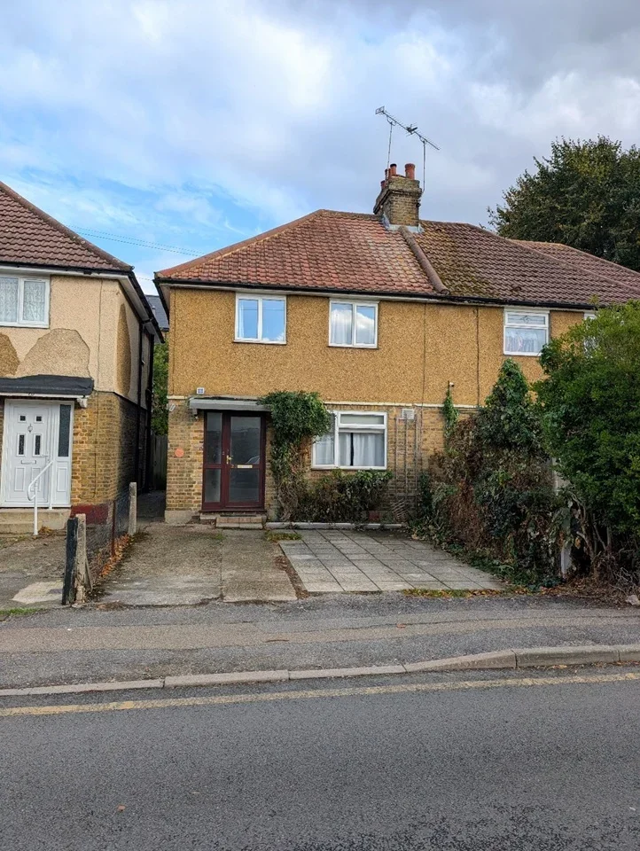 House Bridge Road in Greater London