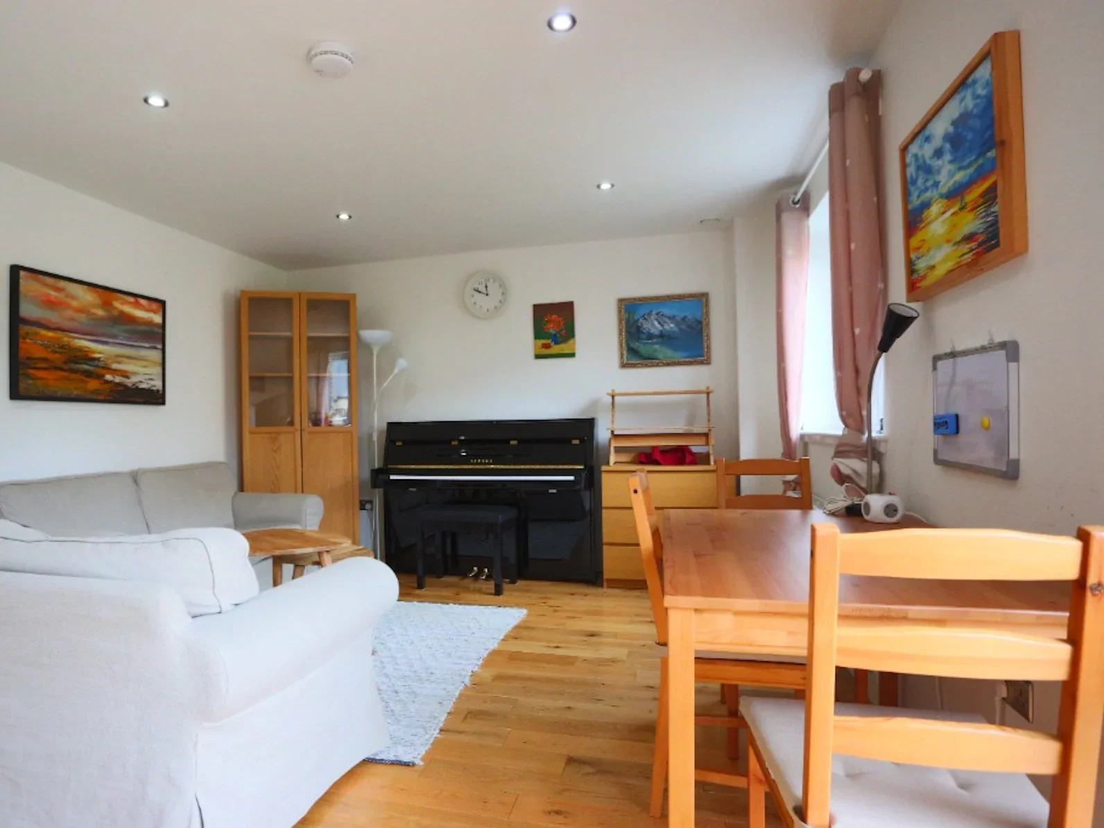 Flat Lochend Park View in City of Edinburgh