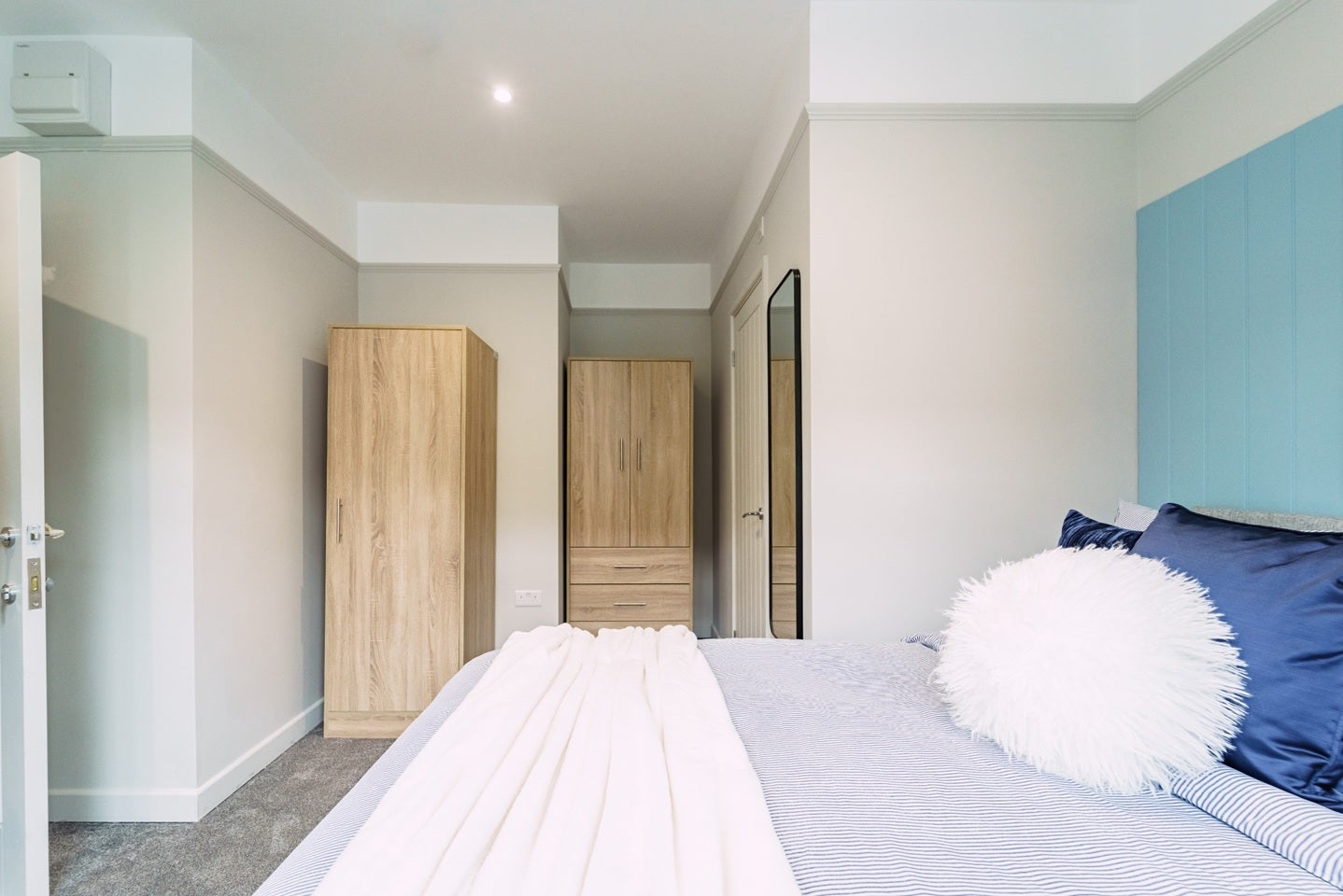 Room Dixon Street in Swindon