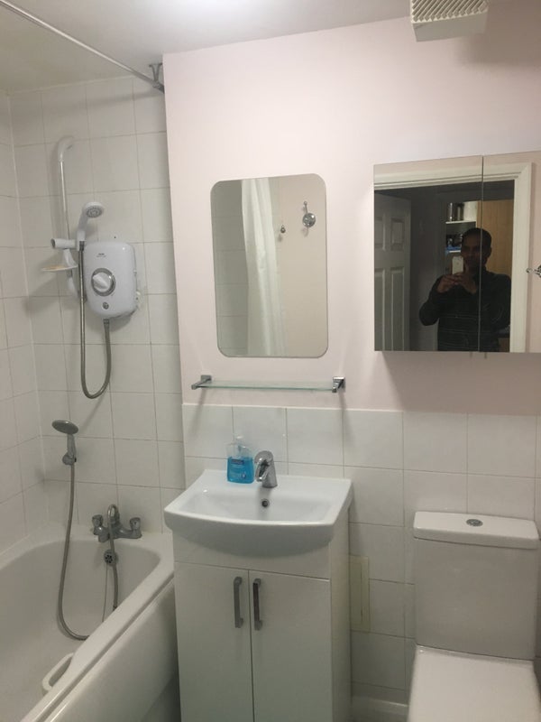 Room London Road in Greater London