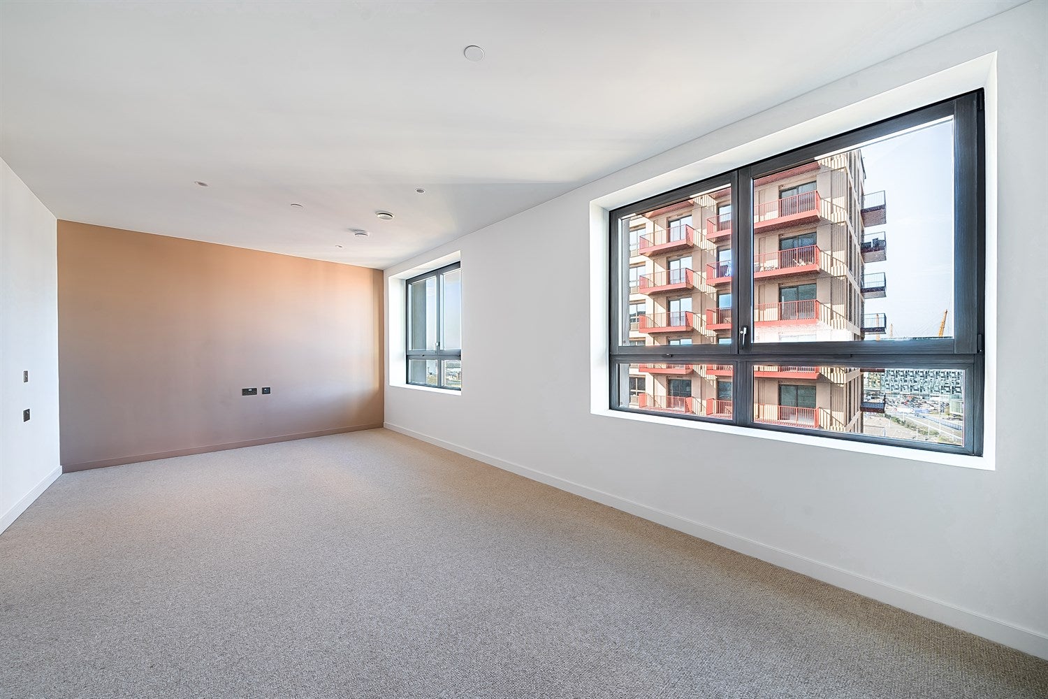 Flat Pilot Walk in Greater London