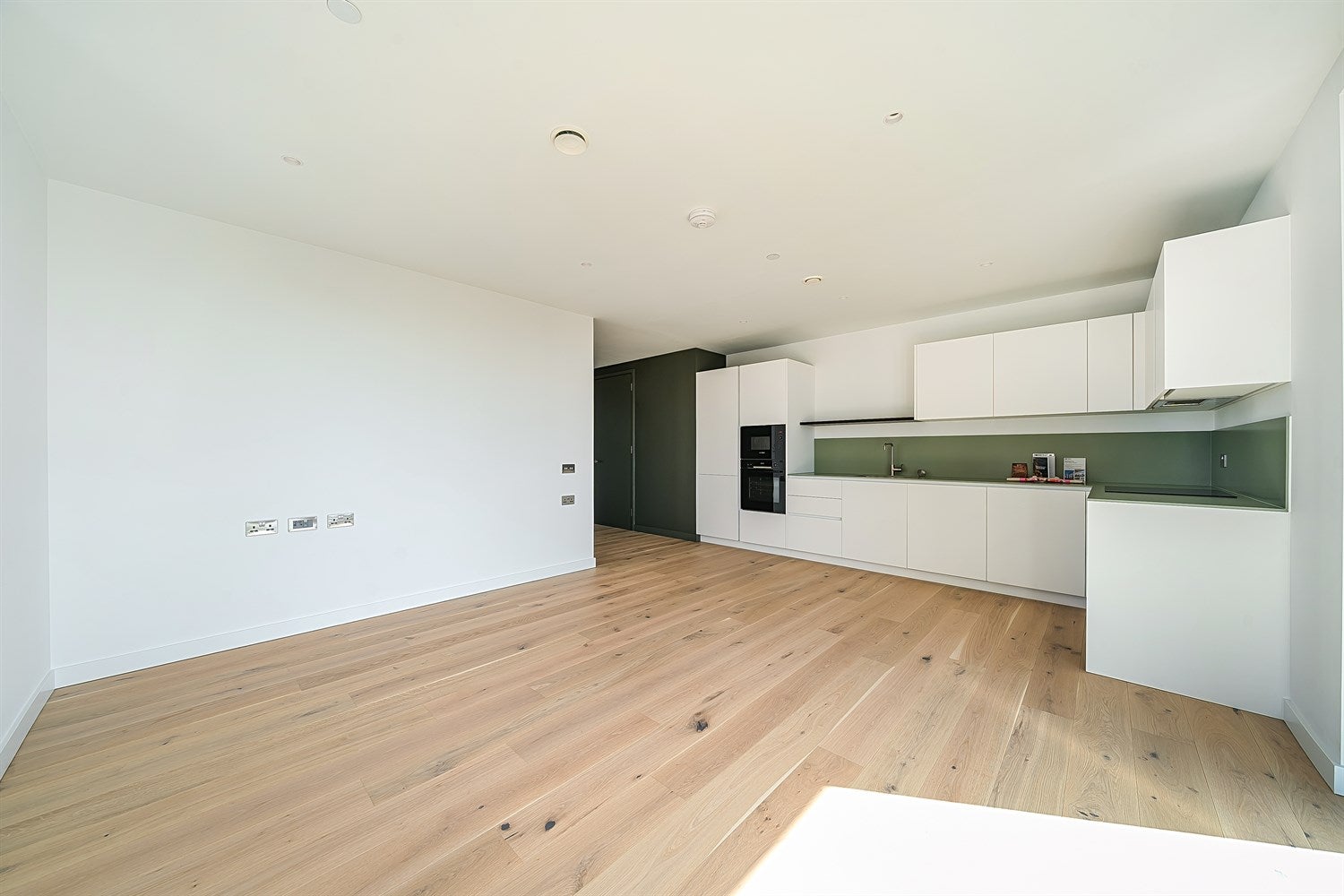 Flat Pilot Walk in Greater London