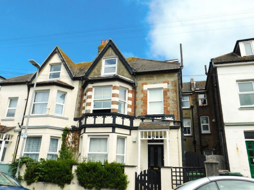 Flat Linden Road in Rother