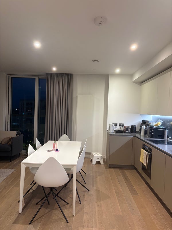 Room Fortunes Walk in Greater London