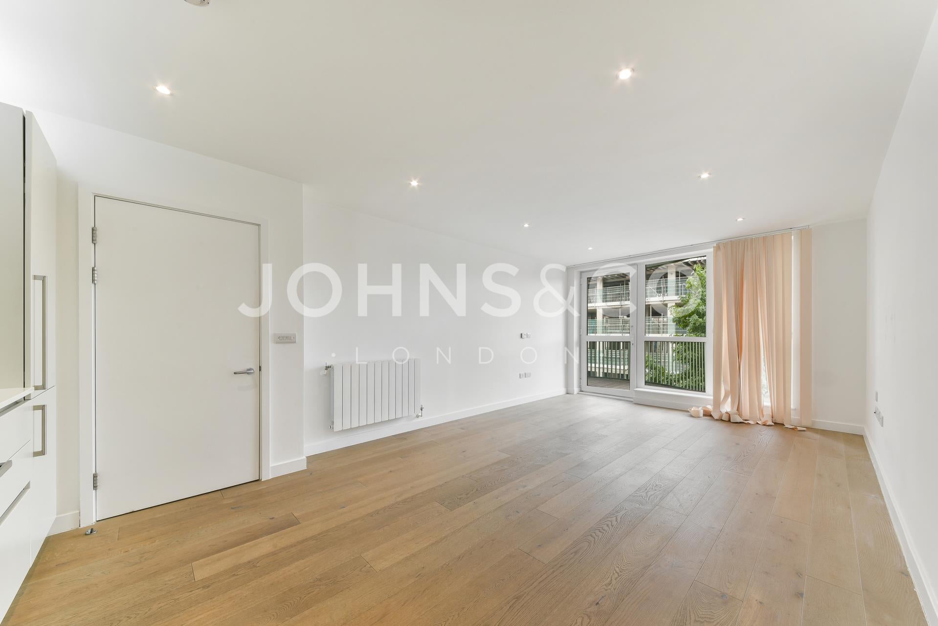 Flat Weigall Road in Greater London