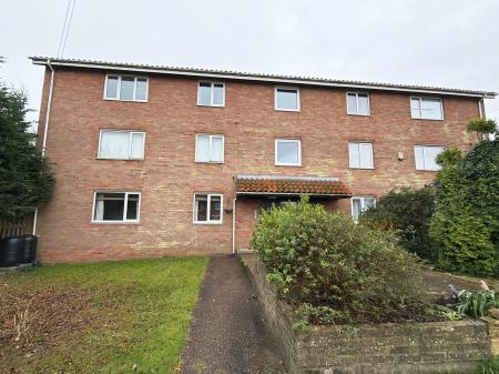 Flat Khormaksar Drive in Lincoln