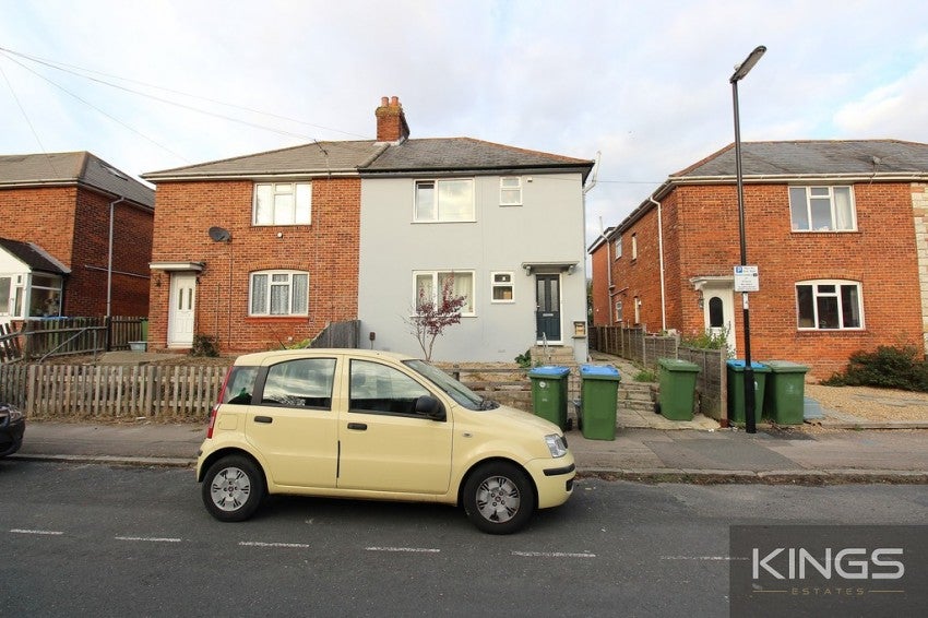 Flat Harrison Road in Southampton