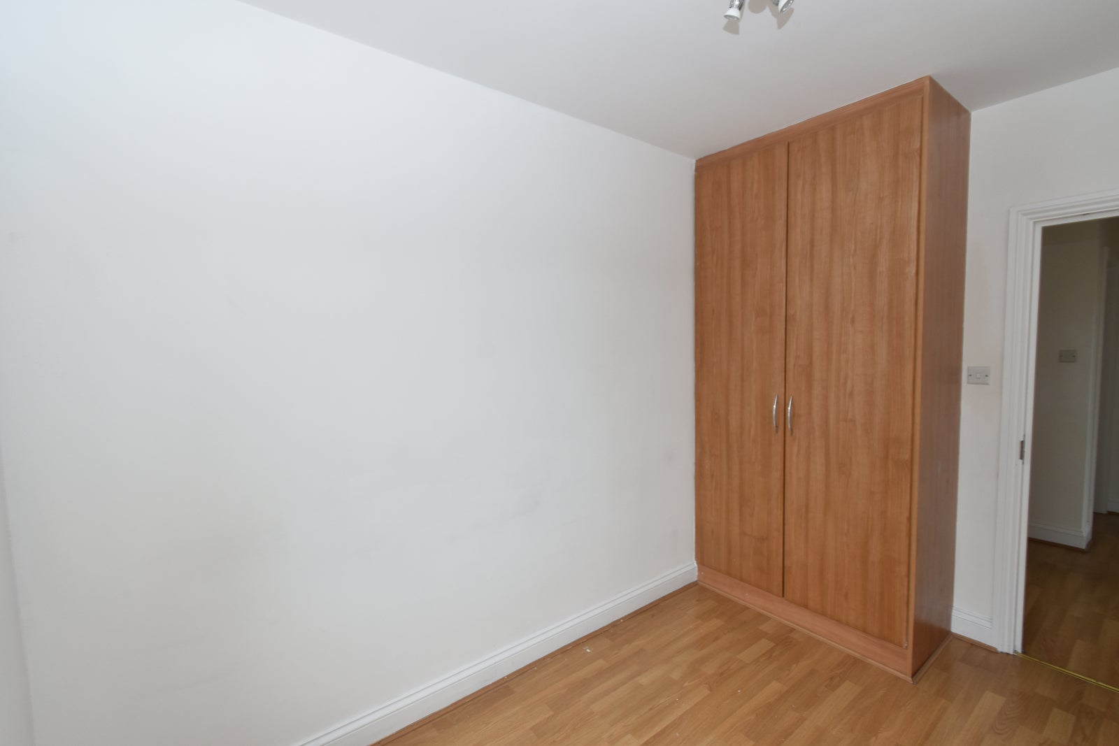 Flat Bilton Road in Greater London