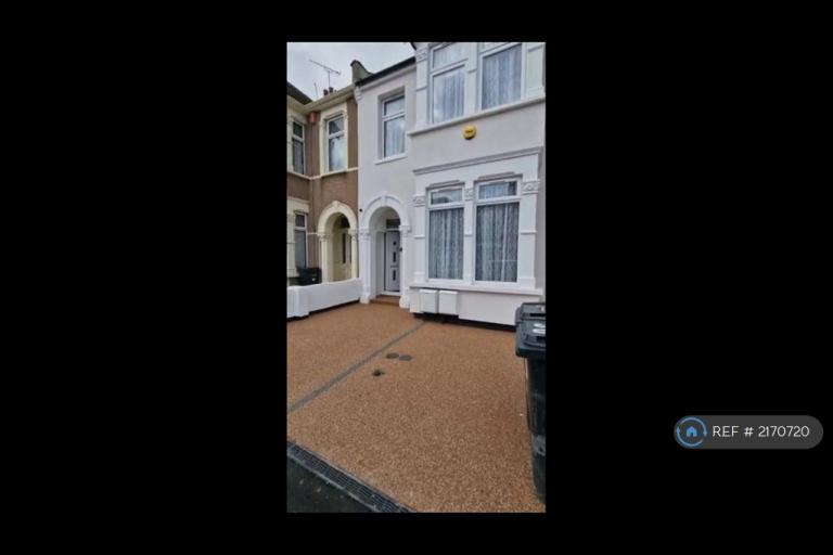 Flat Kimberley Avenue in Greater London