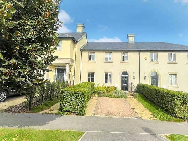 House Pitt Road in Winchester