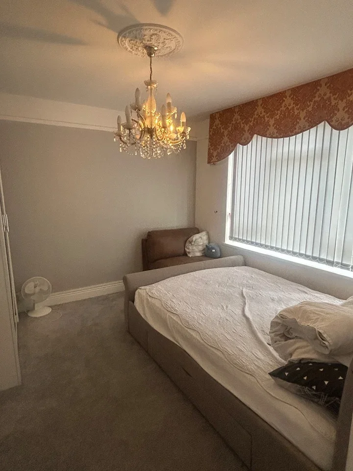 Room Rutherwyk Road in Borough of Runnymede