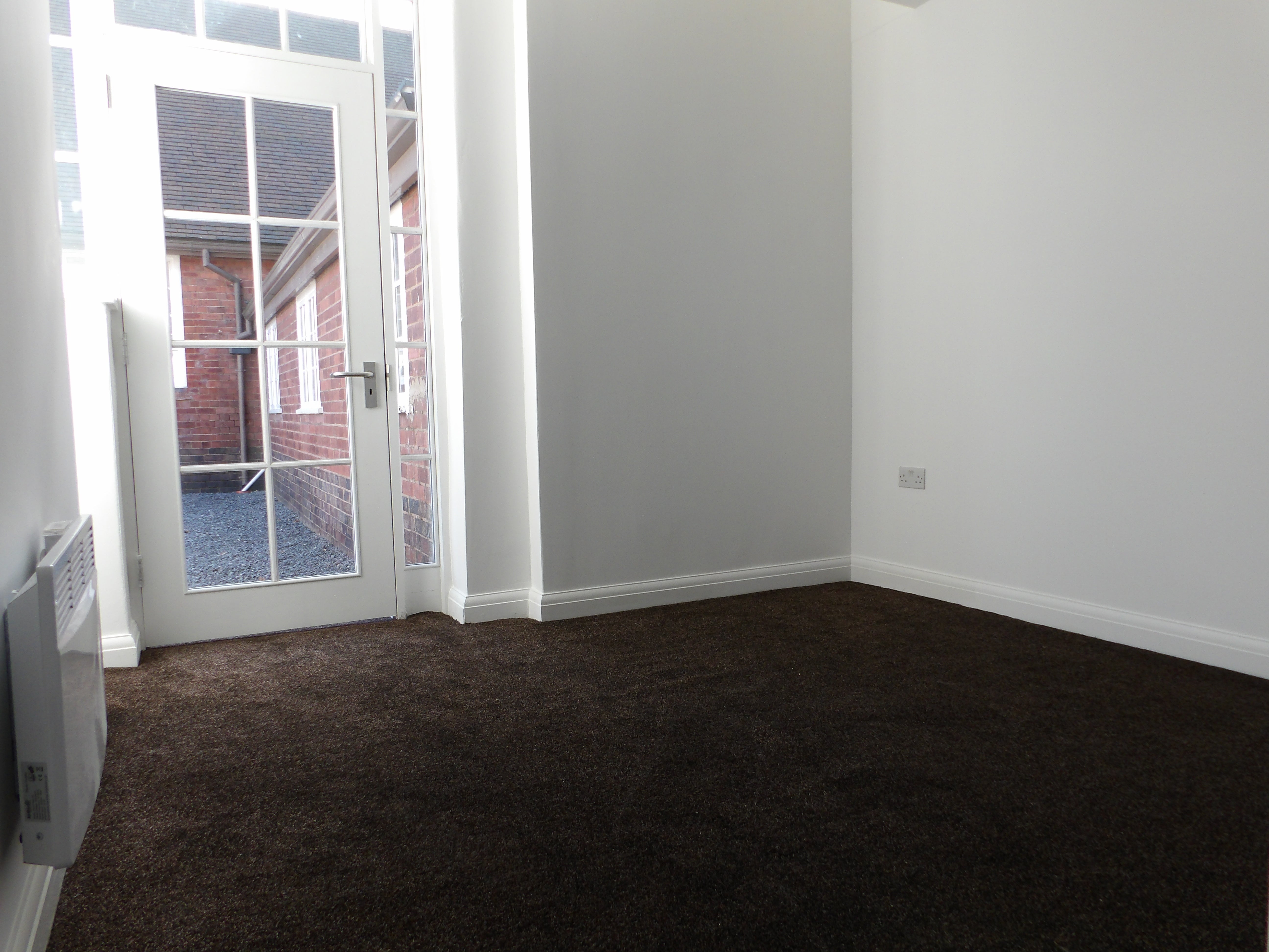 Flat Central Drive in Shirebrook