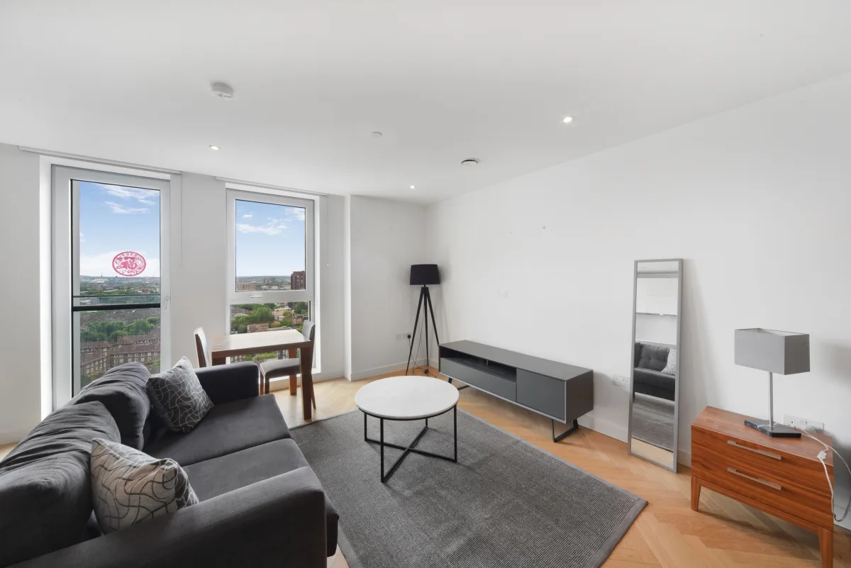 Flat Newington Causeway in Greater London