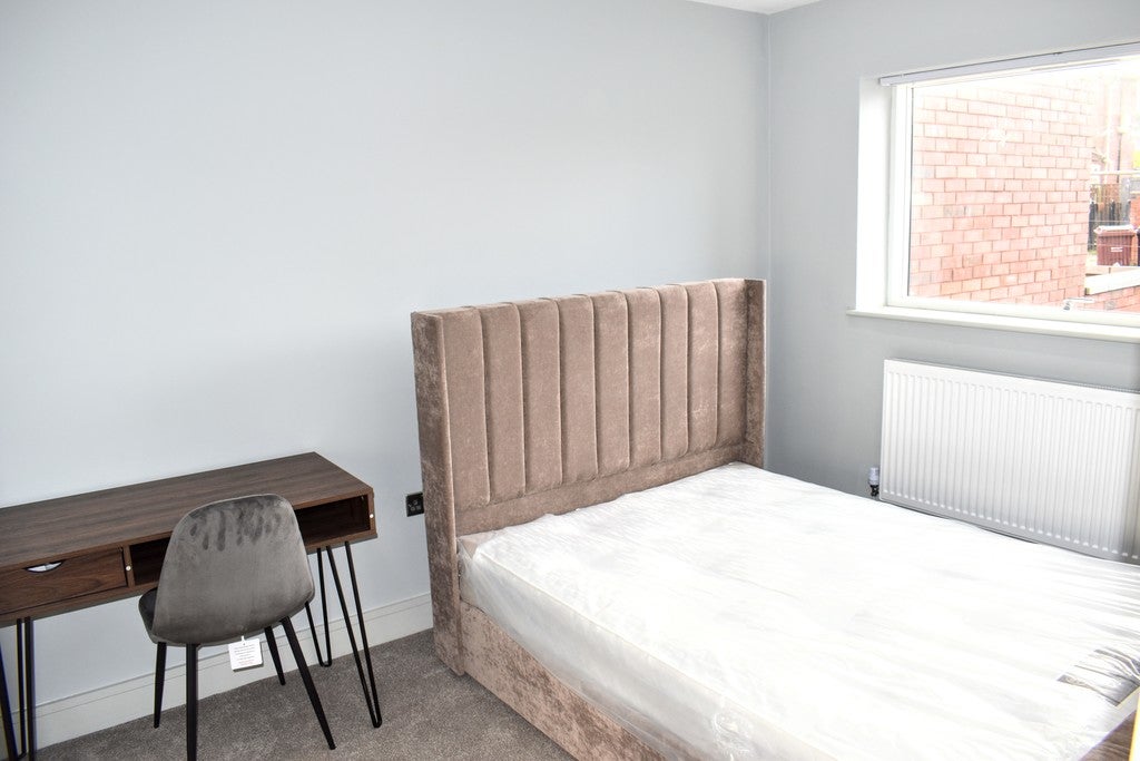 Flat Meldon Road in Manchester