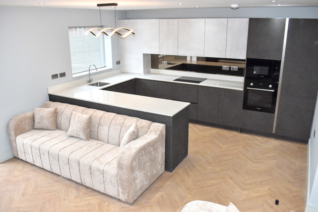 Flat Meldon Road in Manchester