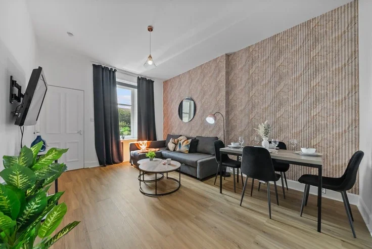 Flat East Stewart Gardens in Coatbridge