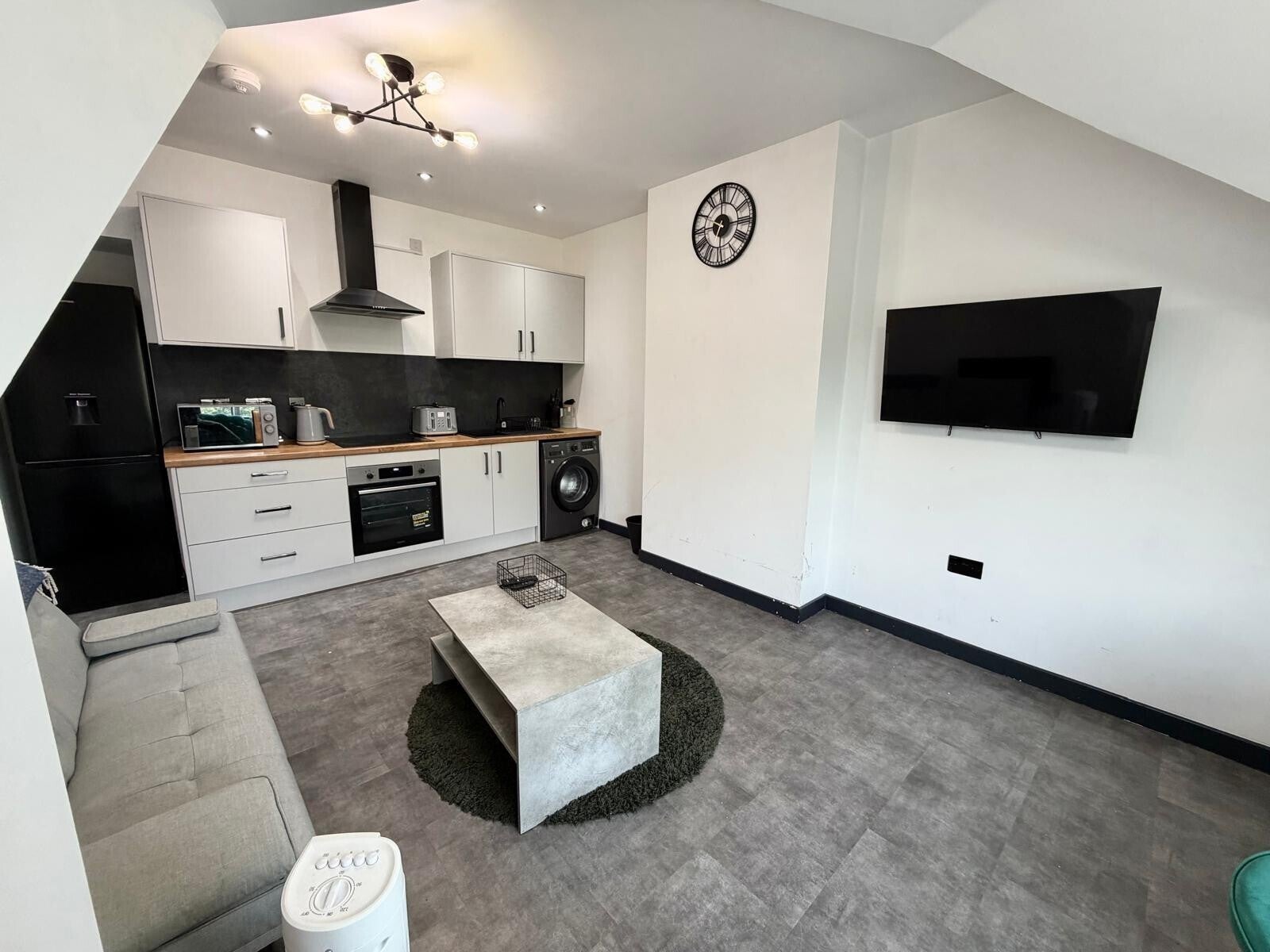 Flat Chester Road in Trafford