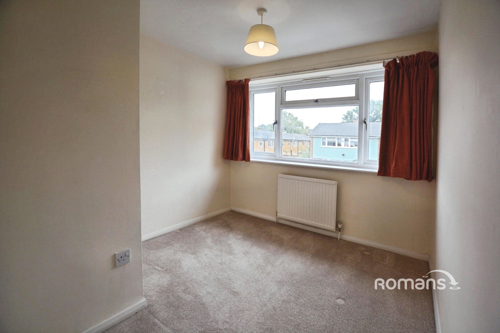 House Savay Close in Denham