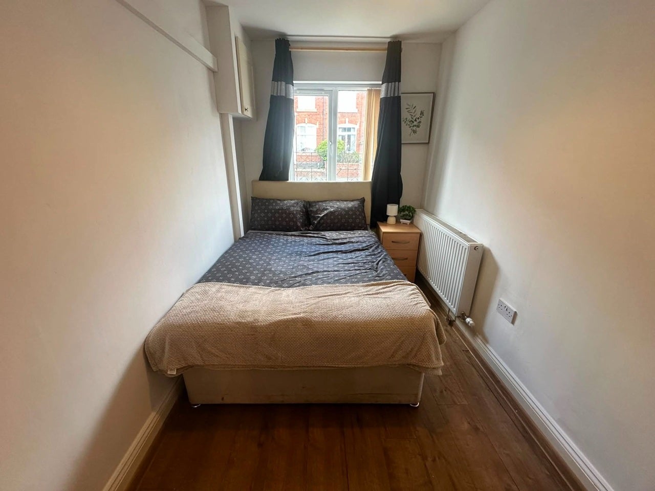 Room Highfield Road in Sandwell