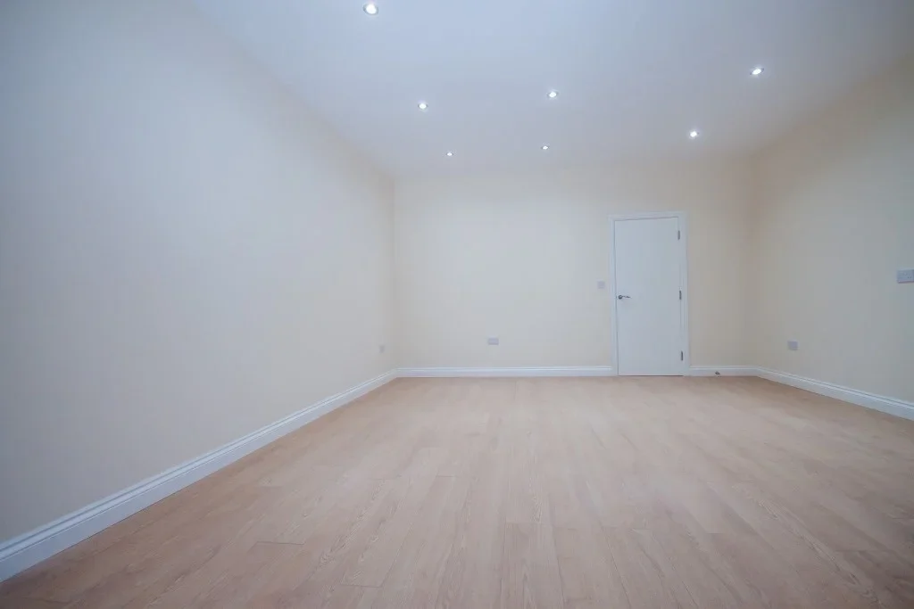 Flat Brockley Rise in Greater London
