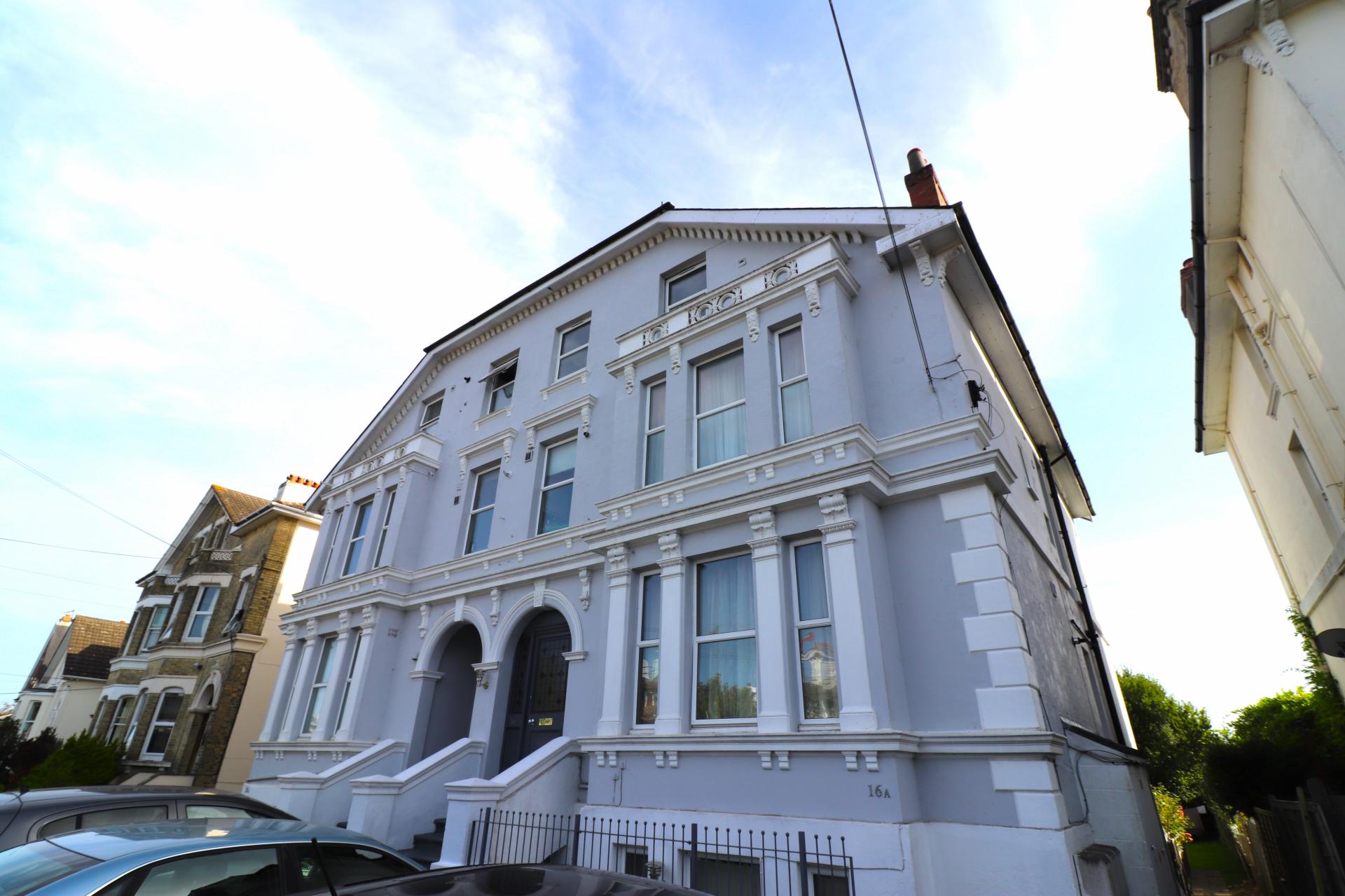 Flat Queens Road in Tunbridge Wells